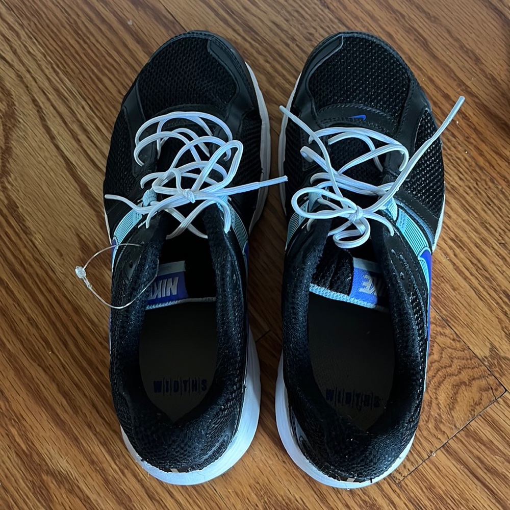 Nike Reslon running shoes